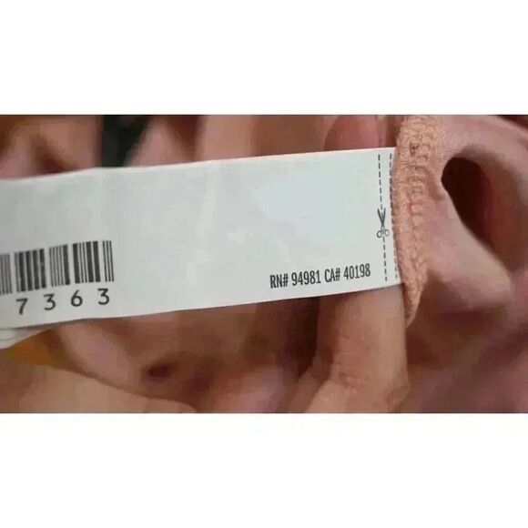 Forever 21 Short Sleeve Textured Crop Top, Size M - Picture 12 of 12